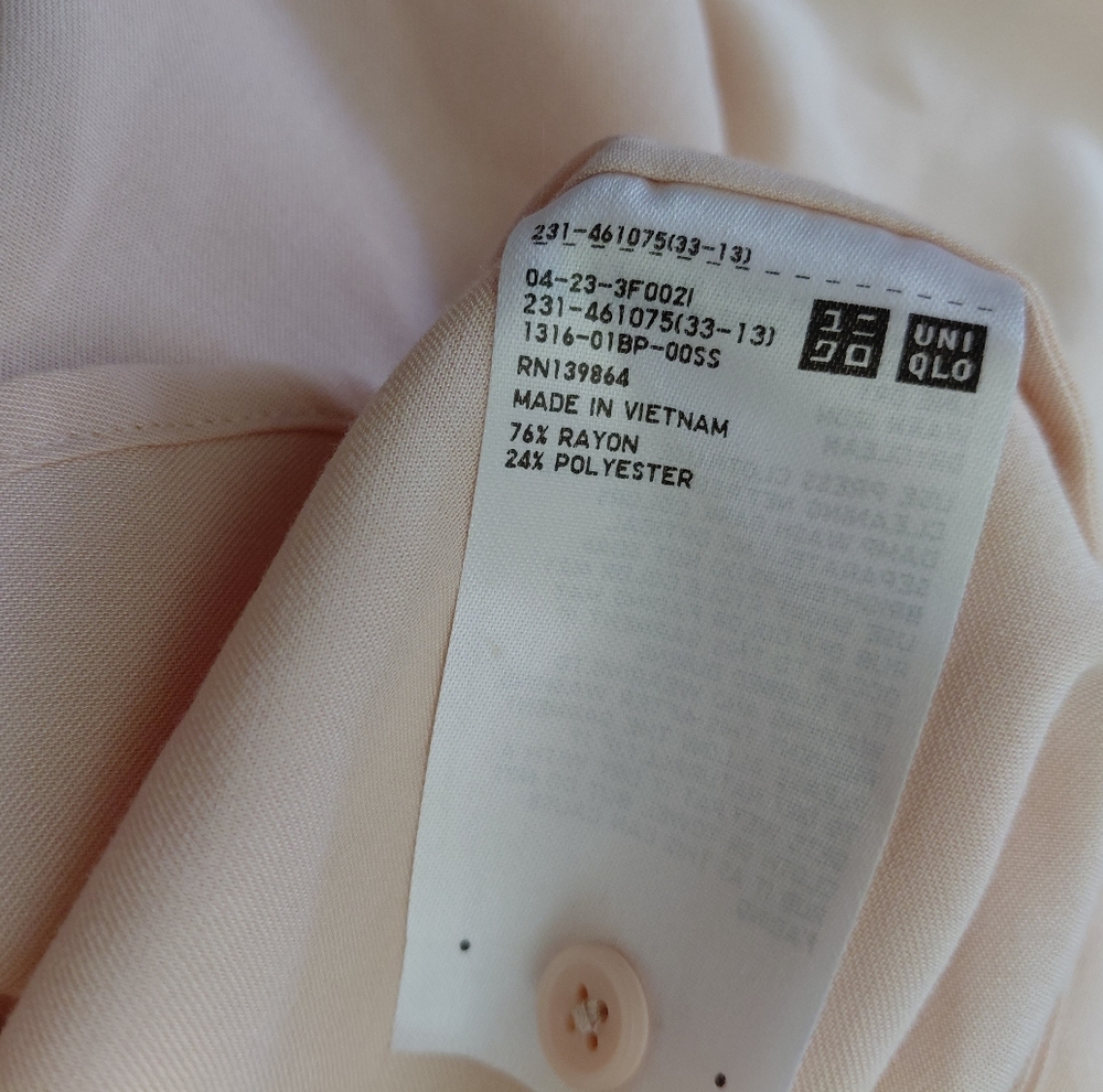 UNIQLO Pink Button Down Shirt Size S Soft Aesthetic Minimalist Classic Coquette - Picture 10 of 11